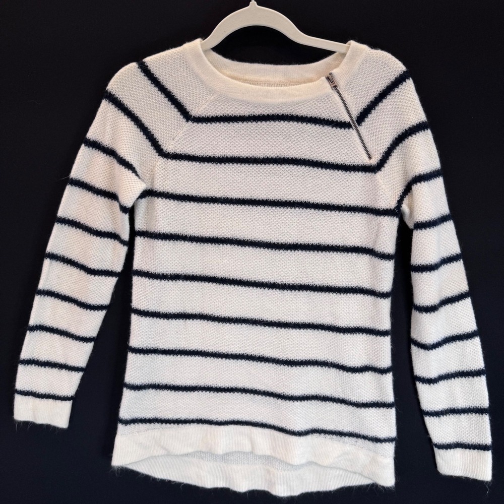 Abercrombie & Fitch Striped Shoulder Zip Knit Sweater Cream Navy Blue Small